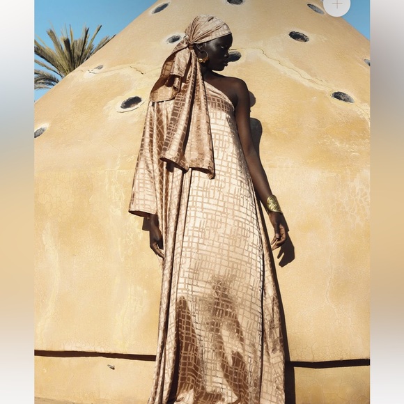 Diarrablu Satu Dress - Picture 1 of 8